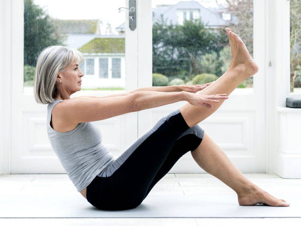 Йога для женщин после 50: польза, упражнения, комплексы