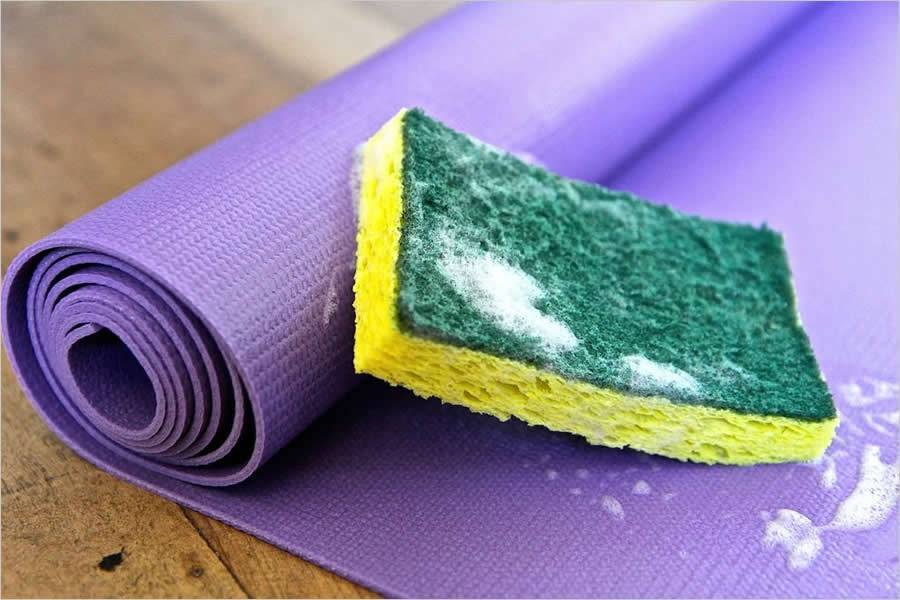 Как почистить коврик для йоги?