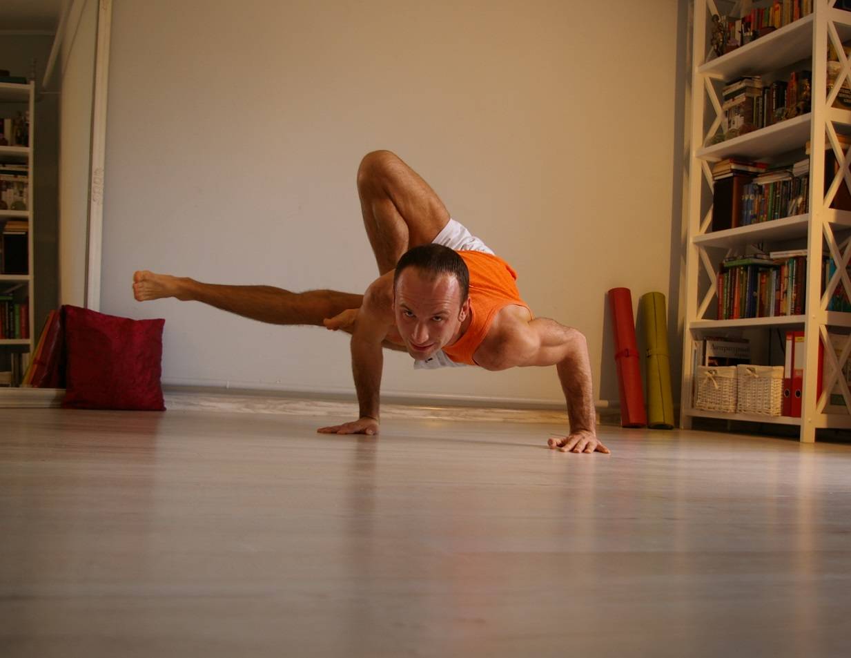 Йога для начинающих - несколько основных асан