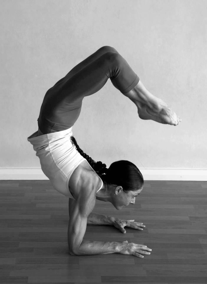 Сложные позы йоги. как научиться выполнять сложные асаны?